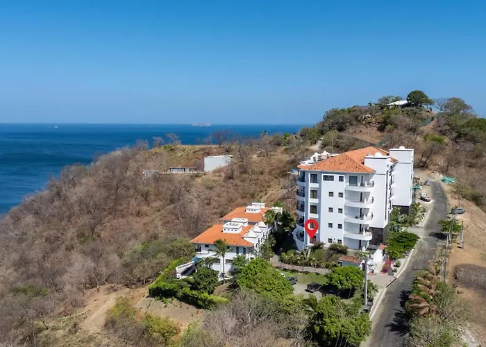 2br, Luxury Escape With Pool, Balcony And Views *