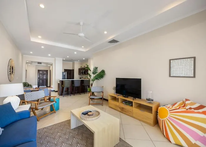 2br, Luxury Escape With Pool, Balcony And Views